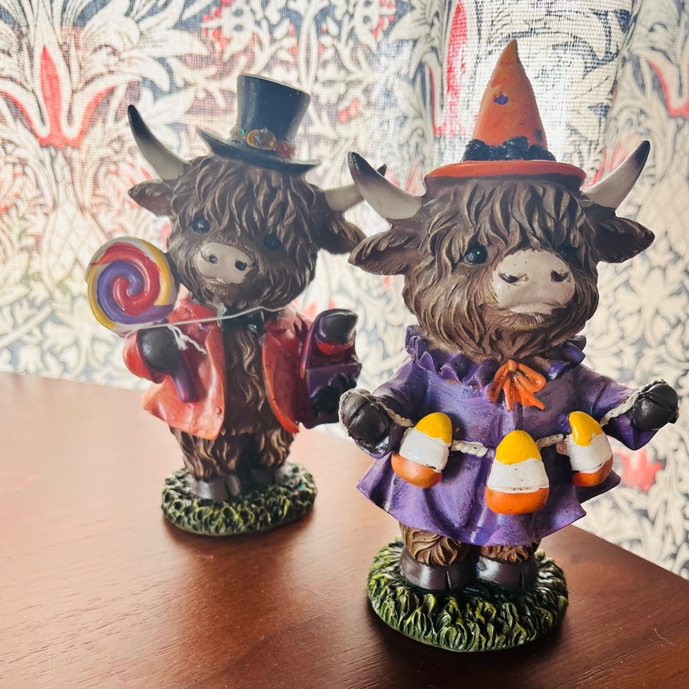 NEW Halloween Highland Cow Figurines